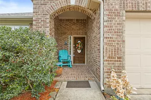 611 Orchid Hill Dr E, Conroe, TX 77301 - Photo 2