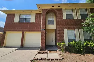 3115 Astor Ct, Sugar Land, TX 77498 - Photo 2
