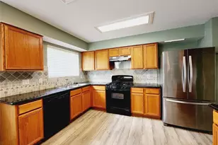 3115 Astor Ct, Sugar Land, TX 77498 - Photo 8