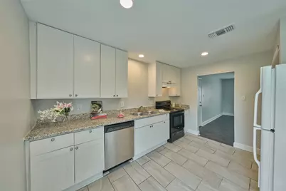 3437 Dennis Street, Houston, TX 77004 - Photo 8