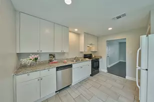 3437 Dennis St, Houston, TX 77004 - Photo 8