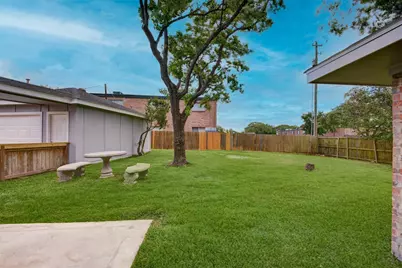 7927 Pella Drive, Houston, TX 77036 - Photo 22