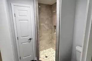 7927 Pella Dr, Houston, TX 77036 - Photo 18