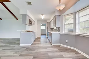 7927 Pella Dr, Houston, TX 77036 - Photo 6