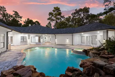 134 Trinity Oaks Court, The Woodlands, TX 77381 - Photo 2