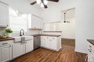 3515 Winnie St, Galveston, TX 77550 - Photo 2