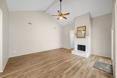 10719 Lakewood Oaks Drive, Sugar Land, TX 77498 - Photo 6