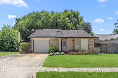 10719 Lakewood Oaks Drive, Sugar Land, TX 77498 - Photo 2