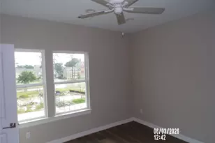 3238A 3238B Creekmont Dr, Houston, TX 77091 - Photo 14