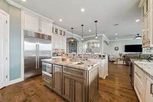 128 Starboard Dr, Dickinson, TX 77539 - Photo 10