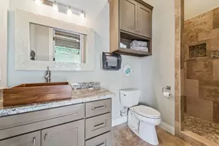 128 Starboard Dr, Dickinson, TX 77539 - Photo 44