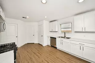 5011 Stratton Ln, Fresno, TX 77583 - Photo 12