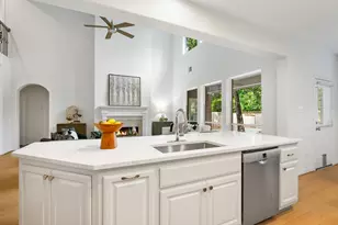 55 W Matisse Meadow Ct, The Woodlands, TX 77382 - Photo 14