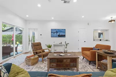 5 Maystar Court, The Woodlands, TX 77380 - Photo 8