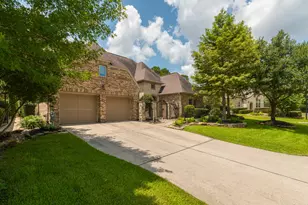 31 Woodglade Way, Tomball, TX 77375 - Photo 2