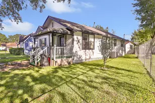 105 Graham St, Baytown, TX 77520 - Photo 4