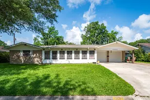 2202 French Pl, Baytown, TX 77520 - Photo 4