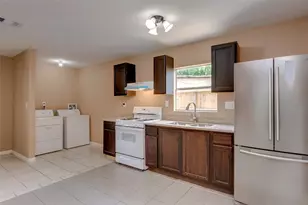 3918 Cedar Hill Ln, Houston, TX 77093 - Photo 14