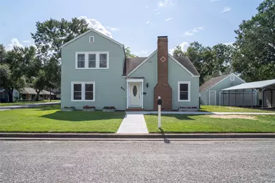 801 Avenue F, El Campo, TX 77437 - Photo 1