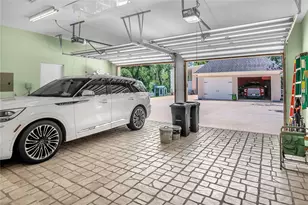 204 Oak Dr, Friendswood, TX 77546 - Photo 44