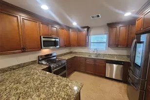 107 Avalon Way, Galveston, TX 77550 - Photo 8