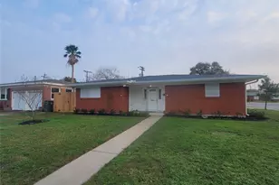 107 Avalon Way, Galveston, TX 77550 - Photo 2