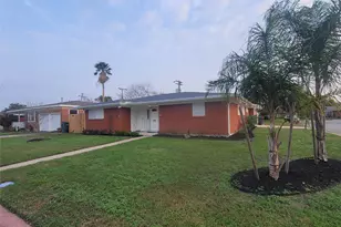 107 Avalon Way, Galveston, TX 77550 - Photo 1