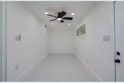 7530 Park Place Boulevard, Houston, TX 77087 - Photo 14