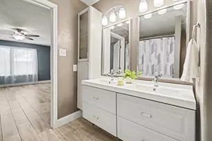 6741 River Ridge Ln, Dickinson, TX 77539 - Photo 18