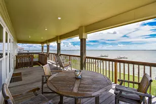 1588 W Bayshore Dr, Palacios, TX 77465 - Photo 10