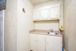 1588 W Bayshore Dr, Palacios, TX 77465 - Photo 46