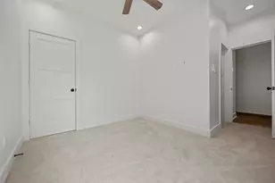 8421 Venus St, Houston, TX 77088 - Photo 16