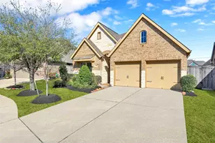 2107 Cinnamon Teal Cir, Fulshear, TX 77423 - Photo 4