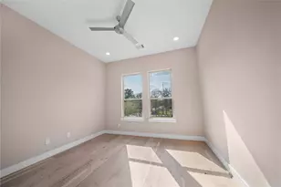 306 Chobani Ln, Houston, TX 77091 - Photo 8