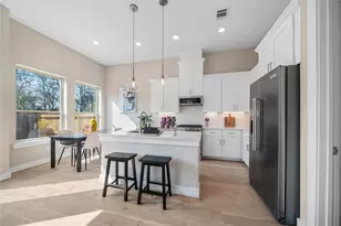 306 Chobani Ln, Houston, TX 77091 - Photo 2