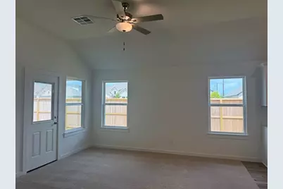 8319 Amber Summit, Angleton, TX 77515 - Photo 6