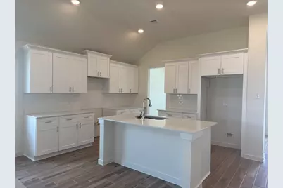 8319 Amber Summit, Angleton, TX 77515 - Photo 2
