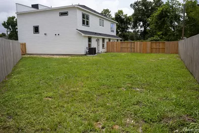 902 Ringold Street #A/B, Houston, TX 77088 - Photo 18