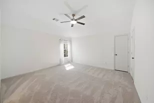 51 N Scribewood Cir, The Woodlands, TX 77382 - Photo 32