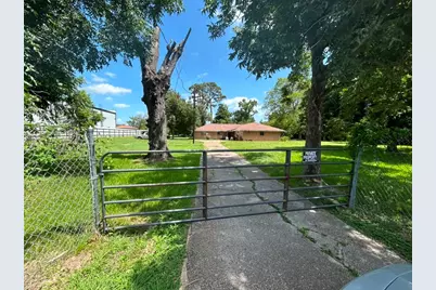 16019 Avenue C, Channelview, TX 77530 - Photo 2