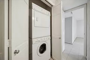 11521 Village Pl Dr, Houston, TX 77077 - Photo 14