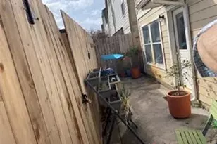 718 Redwing Park Dr, Houston, TX 77009 - Photo 20