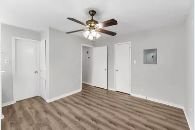 1900 Bay Area Boulevard #214, Houston, TX 77058 - Photo 20