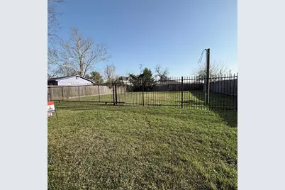 845 & 847 S Victory Drive, Houston, TX 77088 - Photo 10