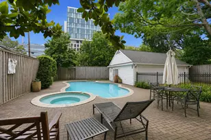 1914 Canterbury St, Houston, TX 77030 - Photo 2