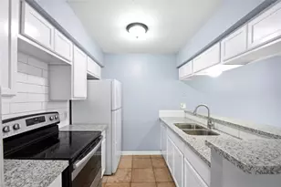 8918 Bissonnet St, Houston, TX 77074 - Photo 14