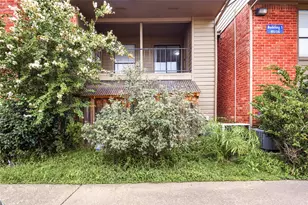 8918 Bissonnet St, Houston, TX 77074 - Photo 2