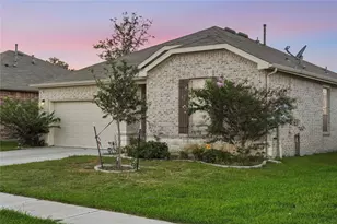 335 Appaloosa Dr, Alvin, TX 77511 - Photo 2