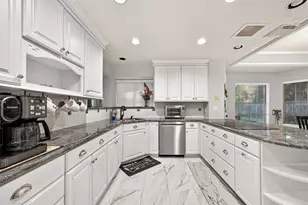 1422 N Yegua River Cir, Sugar Land, TX 77478 - Photo 10