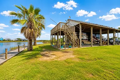 1273 Diamond Road, Crystal Beach, TX 77650 - Photo 4